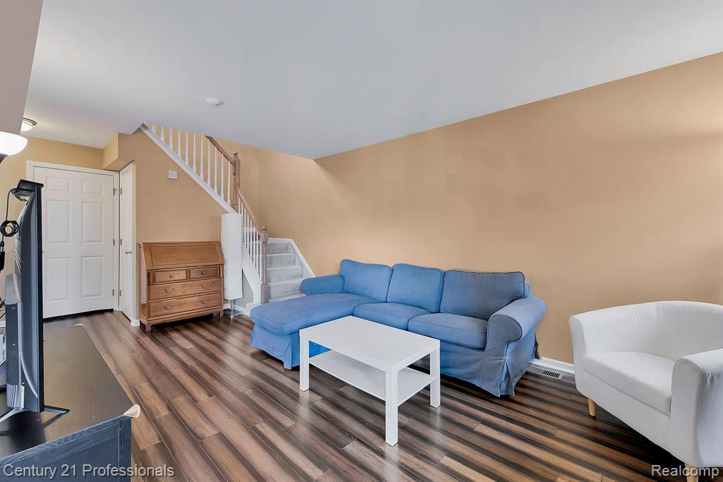 4231 HUNTERS Circle W, Canton, MI 48188 — Photo 10