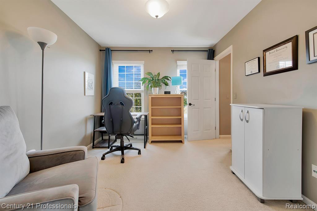 4231 HUNTERS Circle W, Canton, MI 48188 — Photo 12