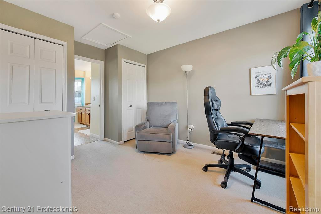 4231 HUNTERS Circle W, Canton, MI 48188 — Photo 13