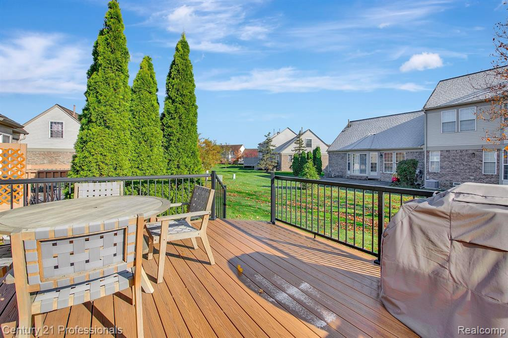 4231 HUNTERS Circle W, Canton, MI 48188 — Photo 22