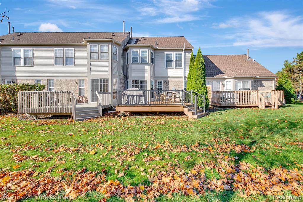 4231 HUNTERS Circle W, Canton, MI 48188 — Photo 24