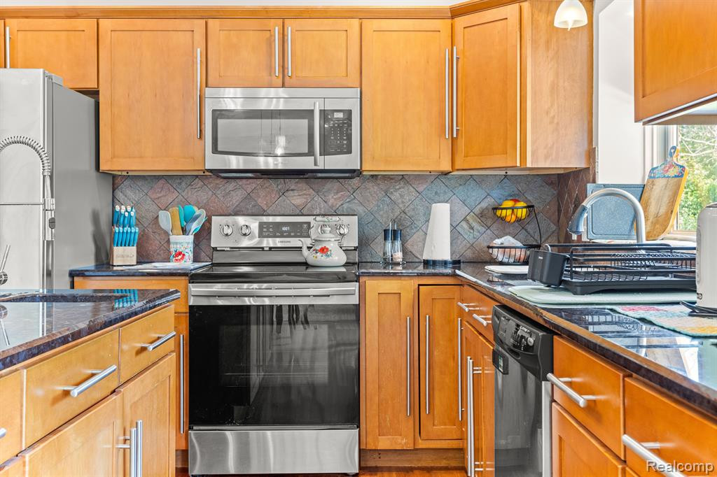 7764 PIETRASIUK, Ypsilanti, MI 48197 — Photo 17