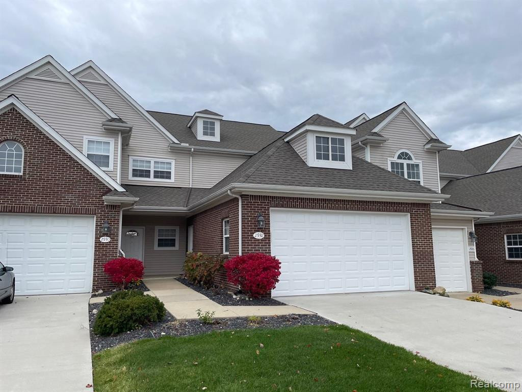 2932 N KNIGHTSBRIDGE Circle, Ann Arbor, MI 48105 — front exterior