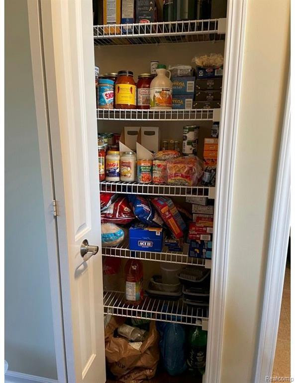 2932 N KNIGHTSBRIDGE Circle, Ann Arbor, MI 48105 — Photo 14