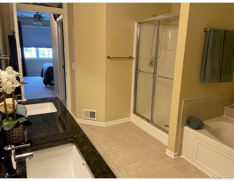 2932 N KNIGHTSBRIDGE Circle, Ann Arbor, MI 48105 — Photo 20