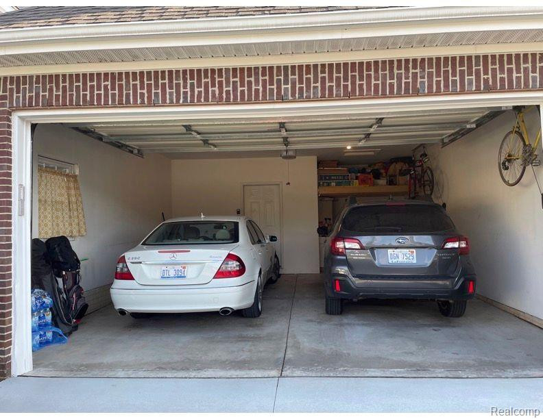 2932 N KNIGHTSBRIDGE Circle, Ann Arbor, MI 48105 — Photo 32