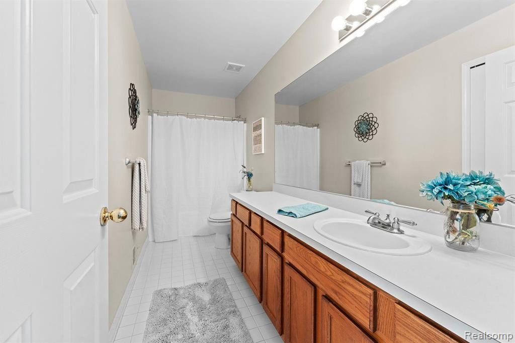 9110 CELESTINE Drive, Belleville, MI 48111 — Photo 19