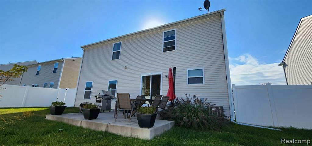 8417 WALNUT Hill, Dexter, MI 48130 — Photo 4