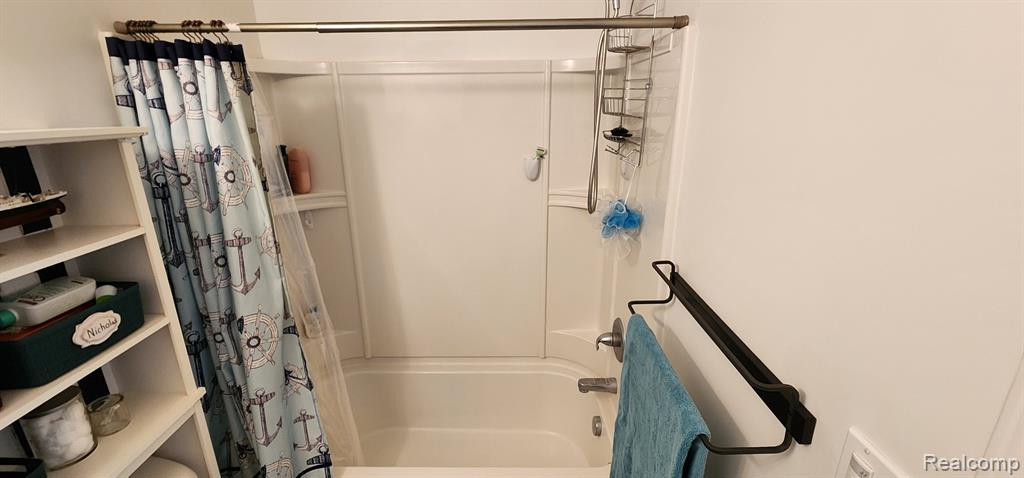 8417 WALNUT Hill, Dexter, MI 48130 — Photo 32