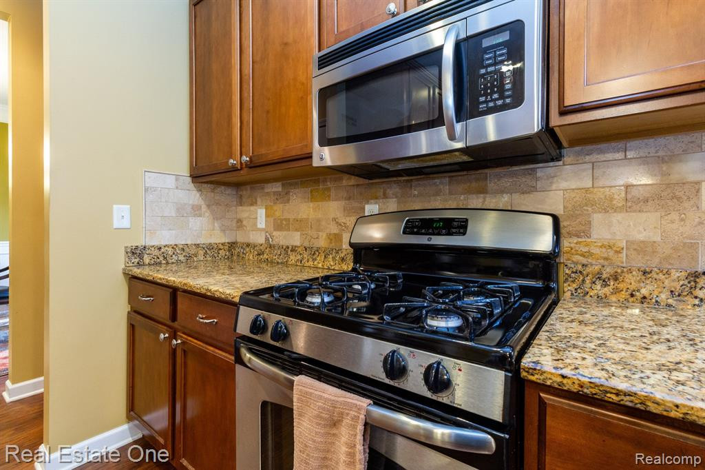 27158 MAXWELL Court, Novi, MI — Photo 17