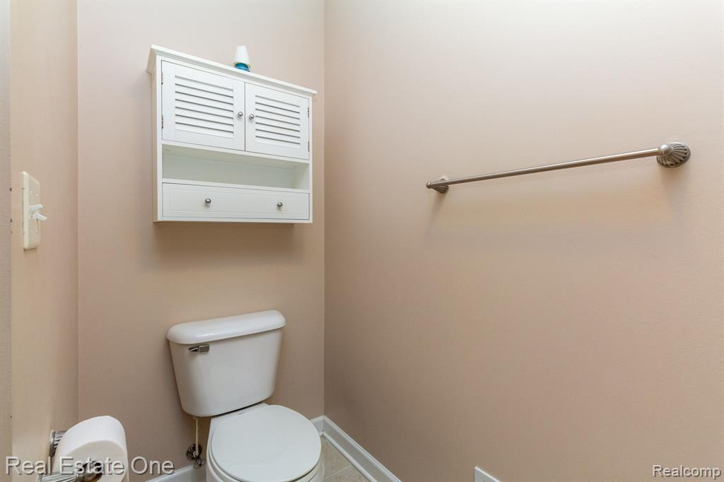 27158 MAXWELL Court, Novi, MI — Photo 34
