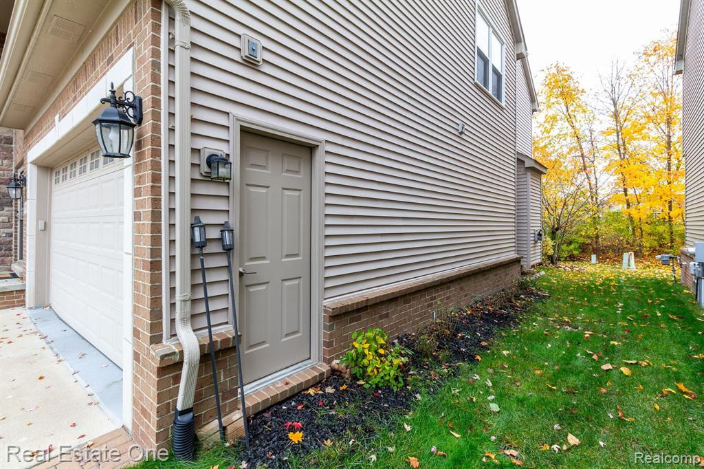 27158 MAXWELL Court, Novi, MI — Photo 54