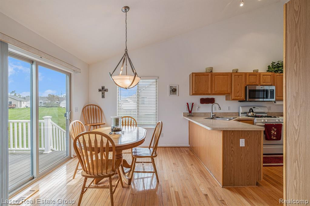 7210 HAWTHORNE Circle, Goodrich Vlg, MI — Photo 8