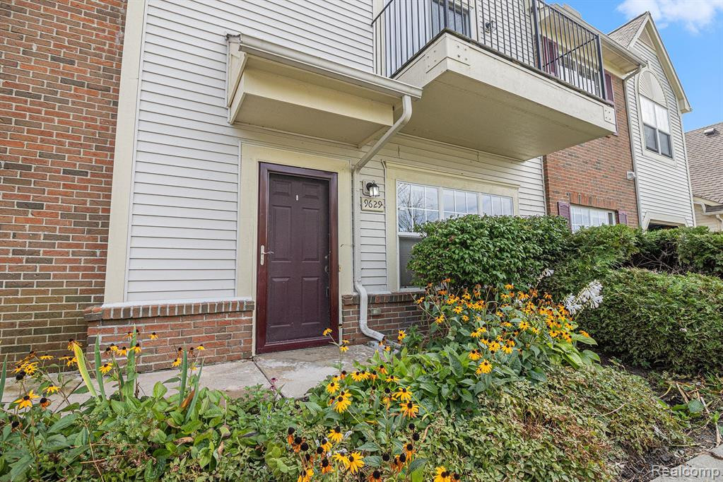 9629 LAKESIDE Drive, Ypsilanti, MI 48197 — front exterior