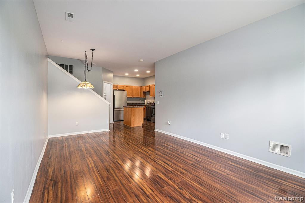 9629 LAKESIDE Drive, Ypsilanti, MI 48197 — Photo 3