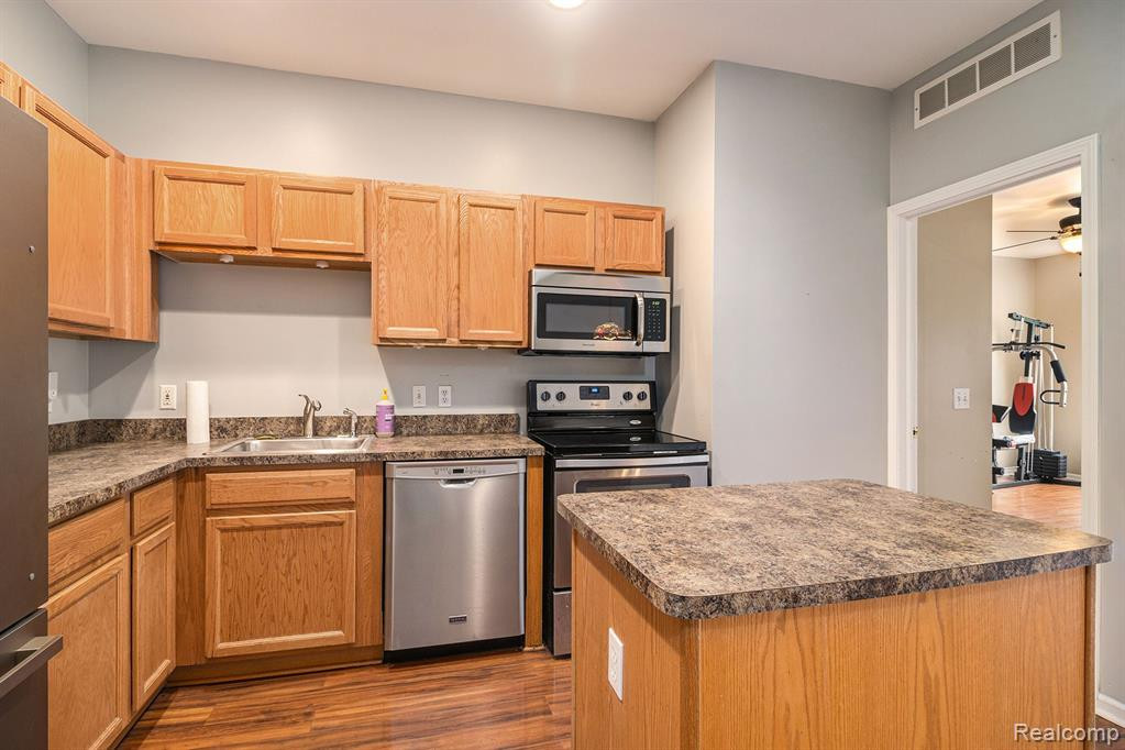 9629 LAKESIDE Drive, Ypsilanti, MI 48197 — Photo 4