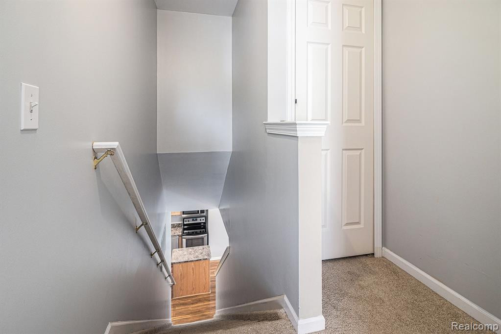 9629 LAKESIDE Drive, Ypsilanti, MI 48197 — Photo 16