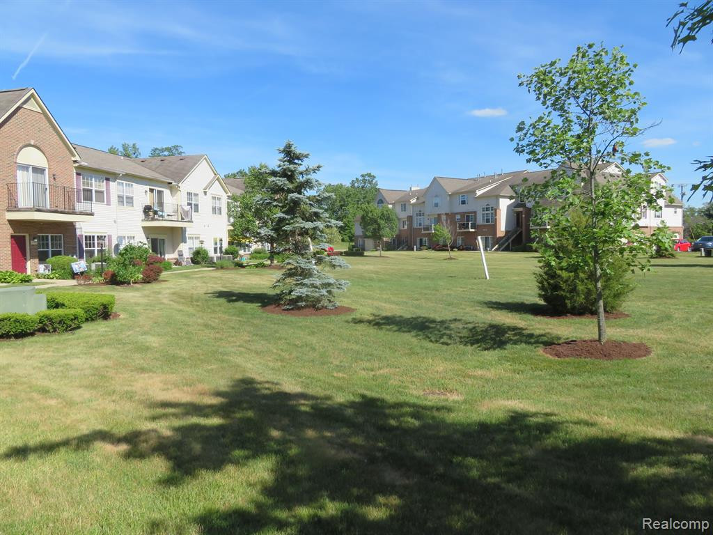 9629 LAKESIDE Drive, Ypsilanti, MI 48197 — Photo 23