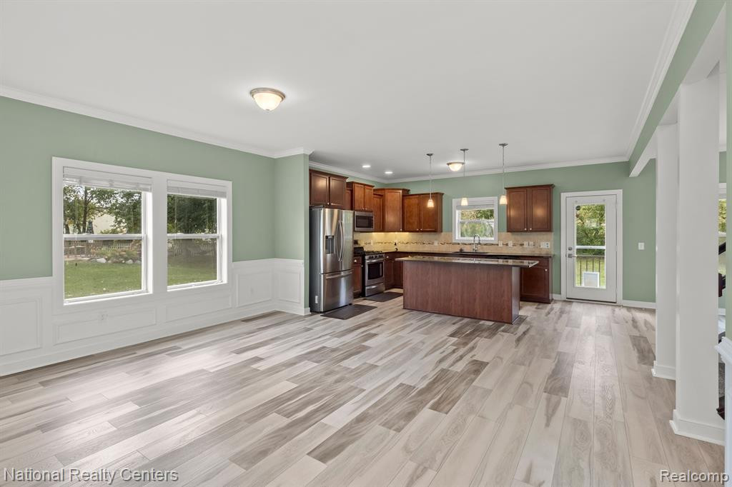 7002 WELLINGTON Lane, Ypsilanti, MI 48197 — Photo 8