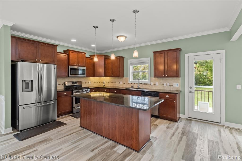 7002 WELLINGTON Lane, Ypsilanti, MI 48197 — Photo 10