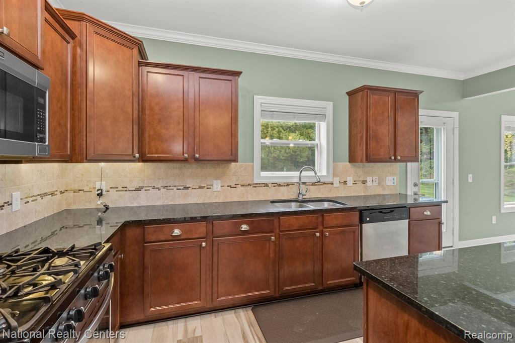 7002 WELLINGTON Lane, Ypsilanti, MI 48197 — Photo 12