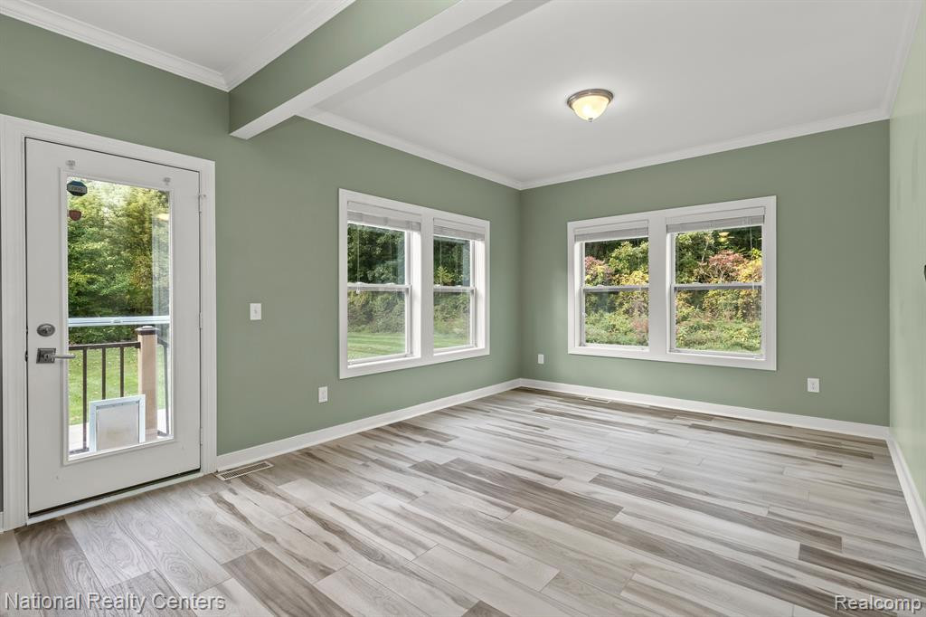 7002 WELLINGTON Lane, Ypsilanti, MI 48197 — Photo 13