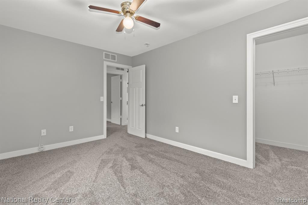 7002 WELLINGTON Lane, Ypsilanti, MI 48197 — Photo 22