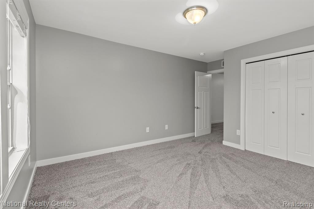 7002 WELLINGTON Lane, Ypsilanti, MI 48197 — Photo 34