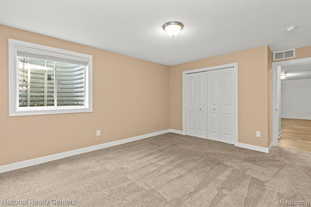 7002 WELLINGTON Lane, Ypsilanti, MI 48197 — Photo 41