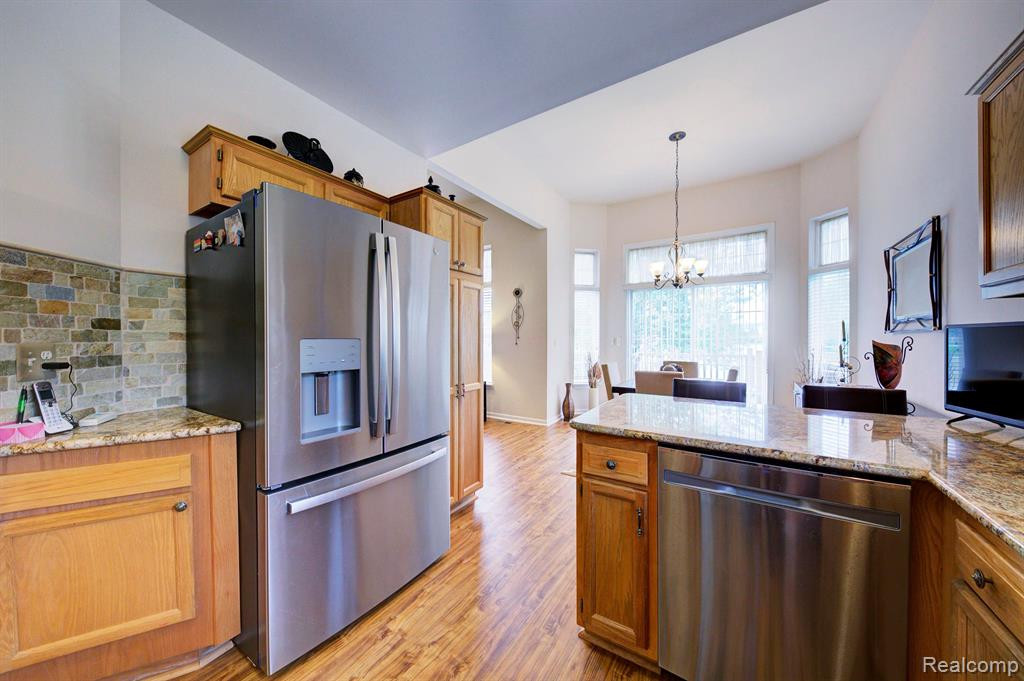 48579 Oak Bridge Drive, Canton, MI 48188 — Photo 11