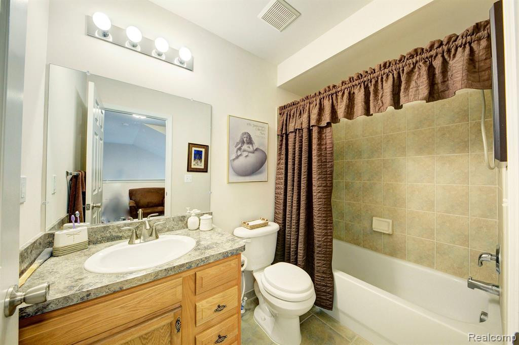 48579 Oak Bridge Drive, Canton, MI 48188 — Photo 45