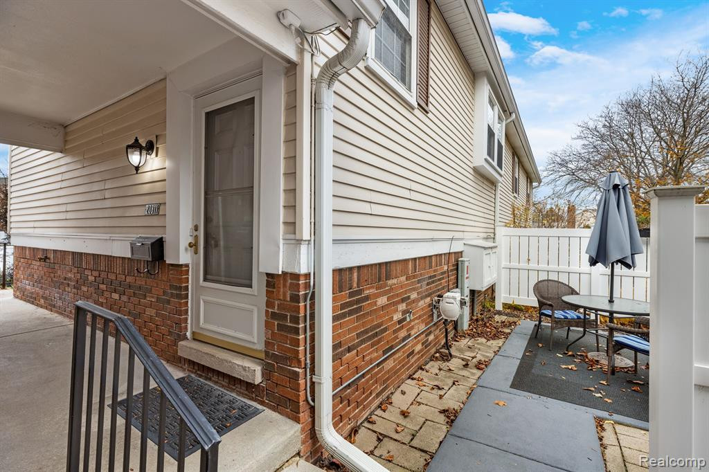 20811 W GLEN HAVEN Circle, Northville, MI 48167 — Photo 3