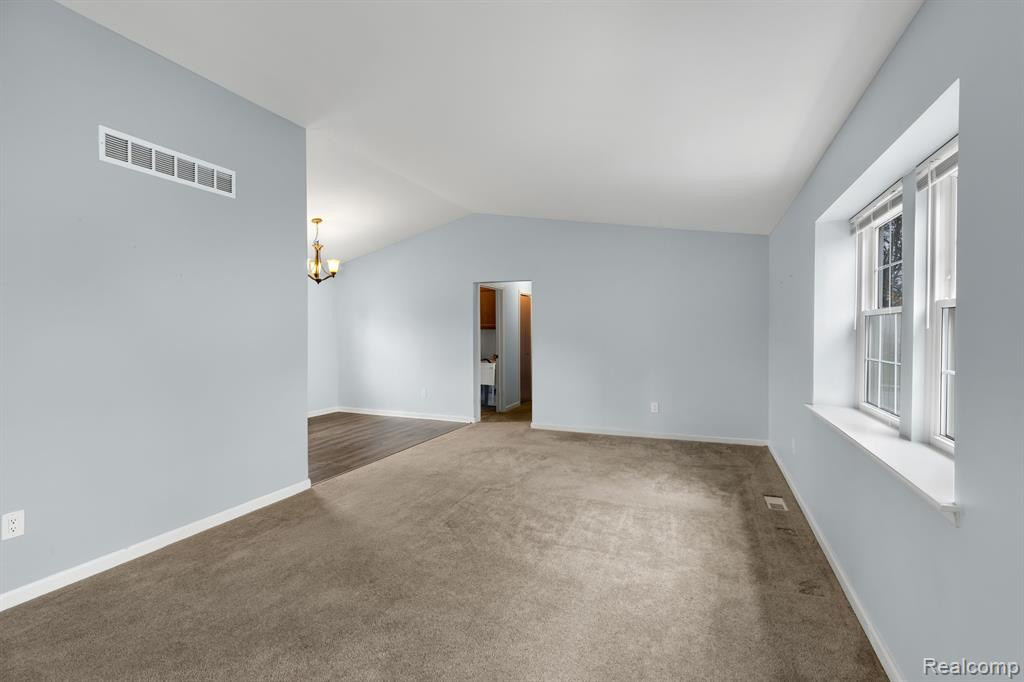 20811 W GLEN HAVEN Circle, Northville, MI 48167 — Photo 10