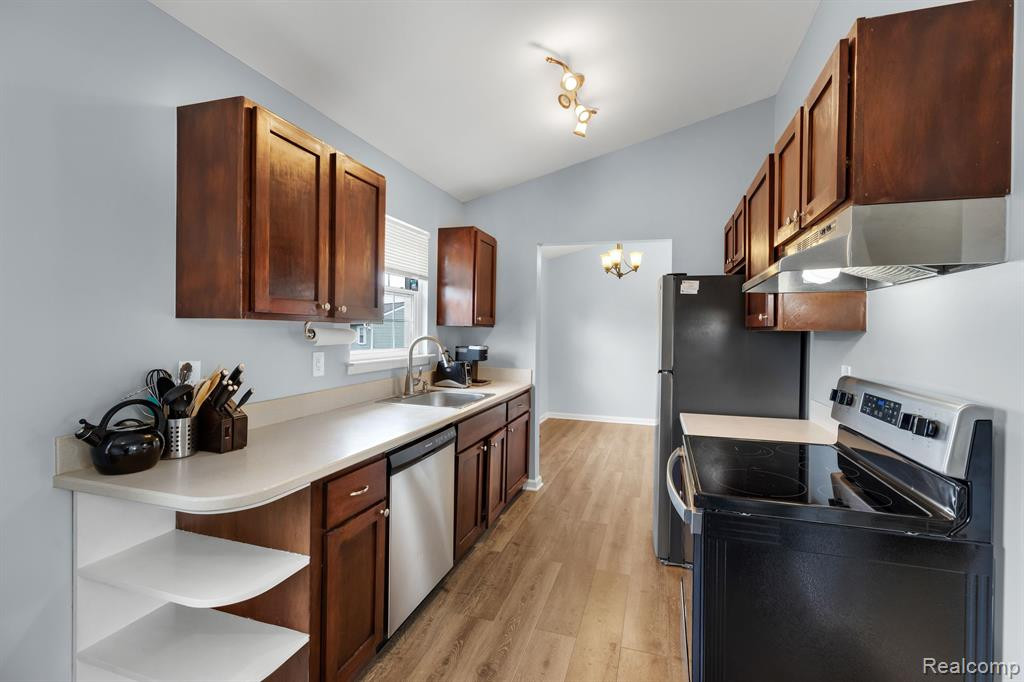 20811 W GLEN HAVEN Circle, Northville, MI 48167 — Photo 14
