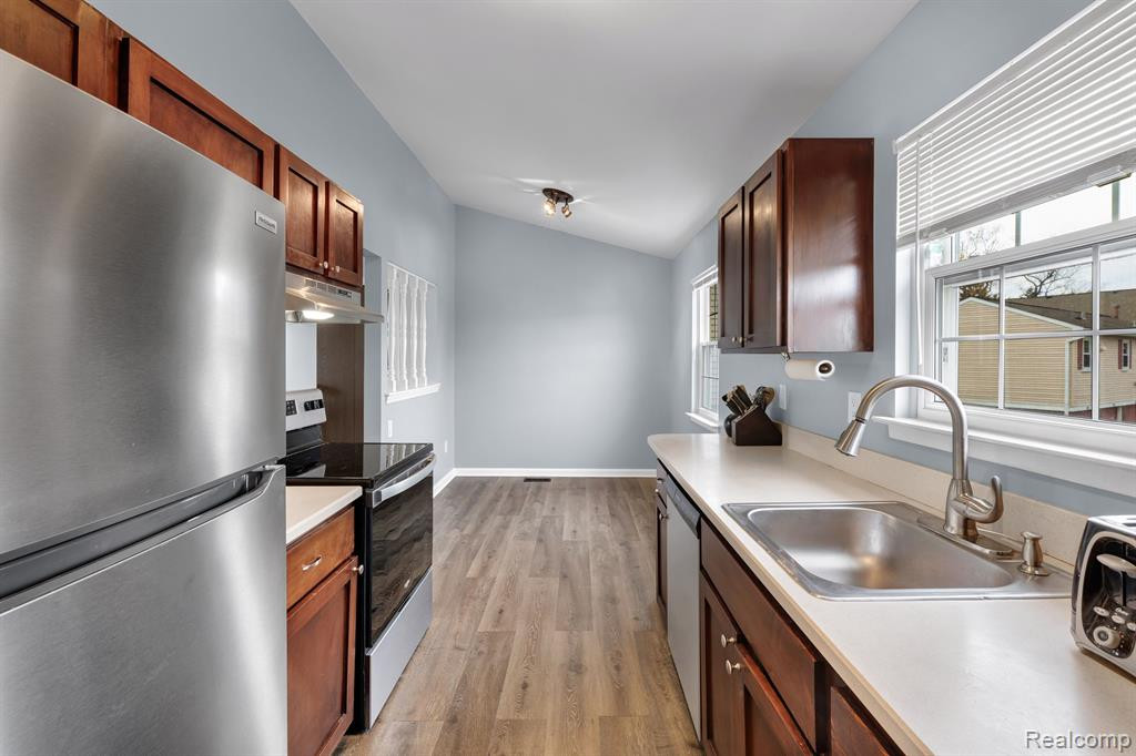 20811 W GLEN HAVEN Circle, Northville, MI 48167 — Photo 18
