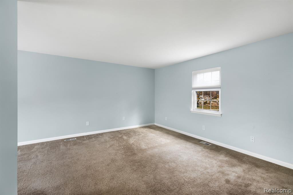 20811 W GLEN HAVEN Circle, Northville, MI 48167 — Photo 26