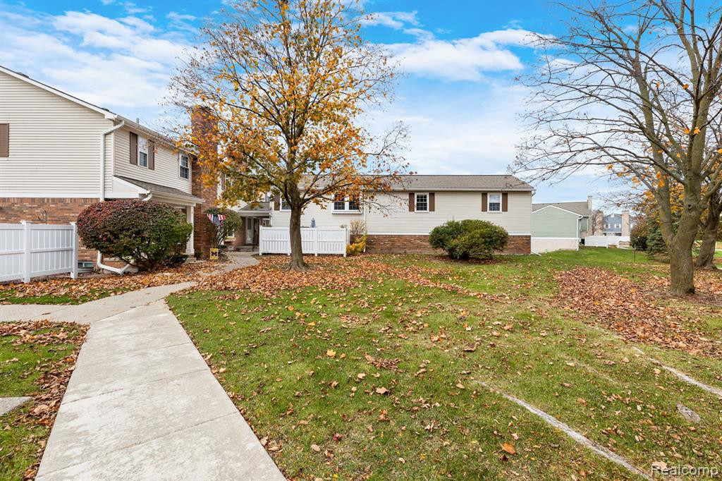 20811 W GLEN HAVEN Circle, Northville, MI 48167 — Photo 41