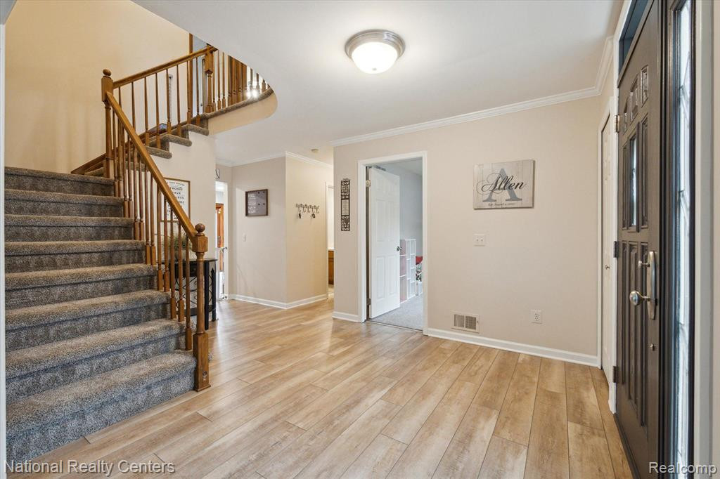 45870 Larchmont Drive, Canton, MI 48187 — Photo 5