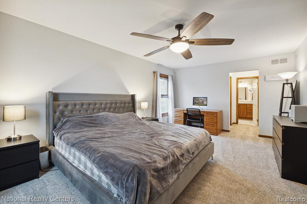 45870 Larchmont Drive, Canton, MI 48187 — Photo 24
