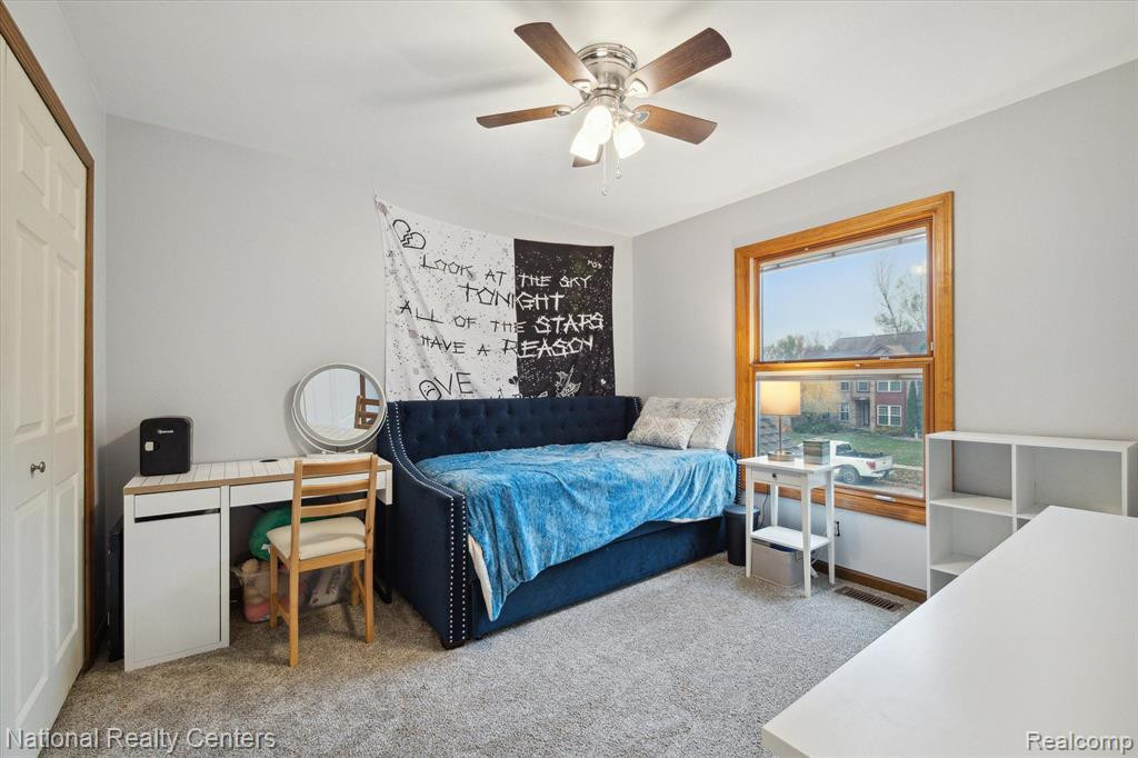 45870 Larchmont Drive, Canton, MI 48187 — Photo 31