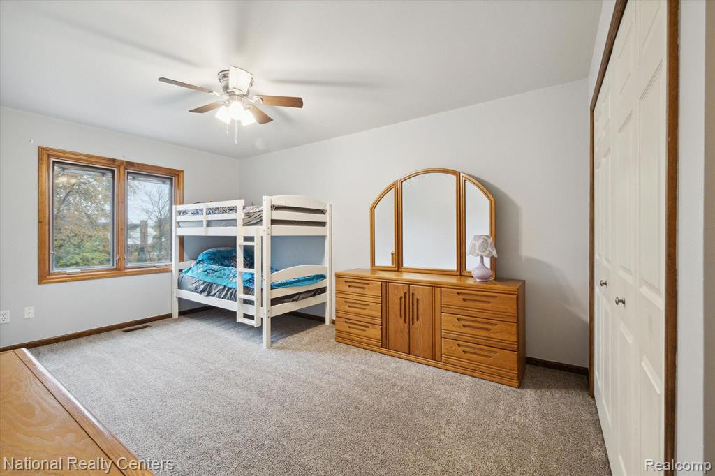 45870 Larchmont Drive, Canton, MI 48187 — Photo 33