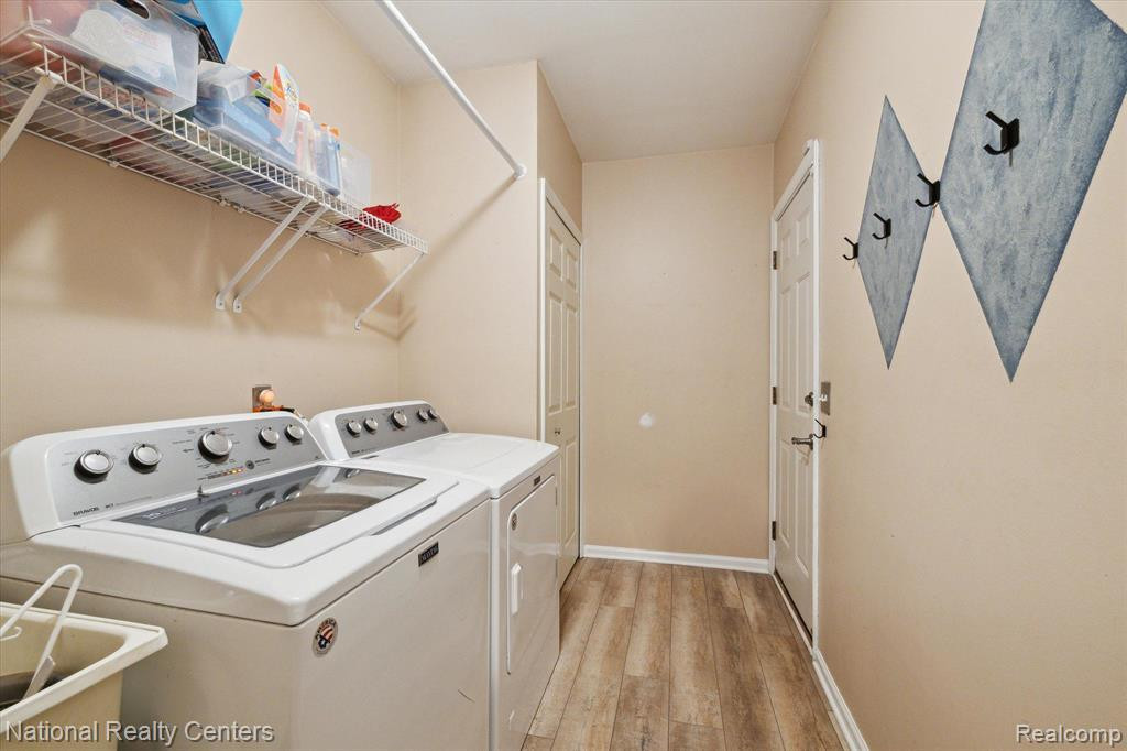 45870 Larchmont Drive, Canton, MI 48187 — Photo 42