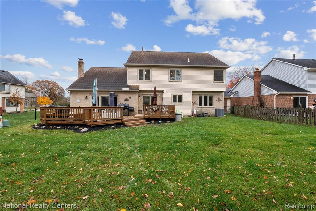 45870 Larchmont Drive, Canton, MI 48187 — Photo 44