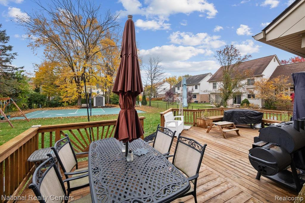 45870 Larchmont Drive, Canton, MI 48187 — Photo 46