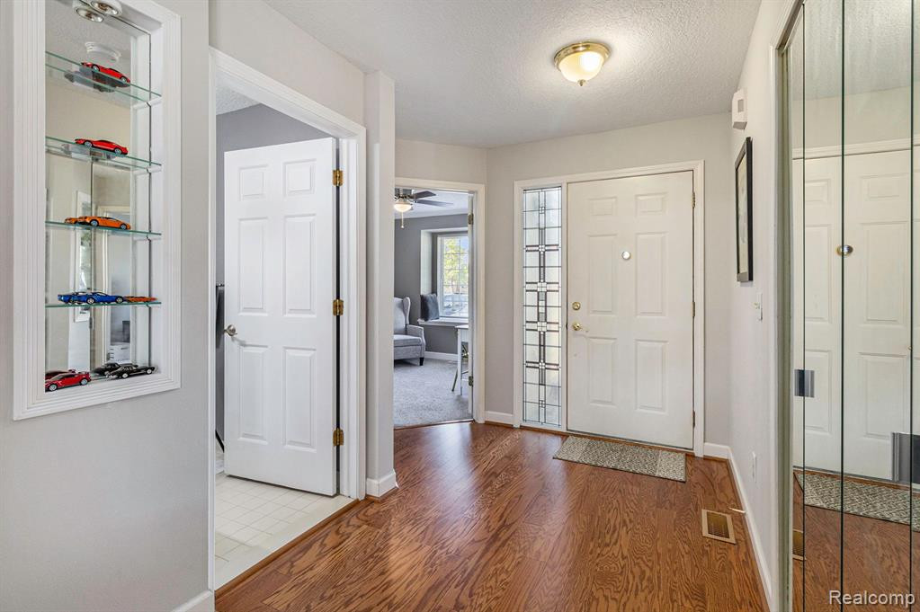 421 Lilly View, Howell, MI 48843 — Photo 6