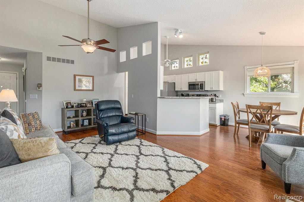 421 Lilly View, Howell, MI 48843 — Photo 9
