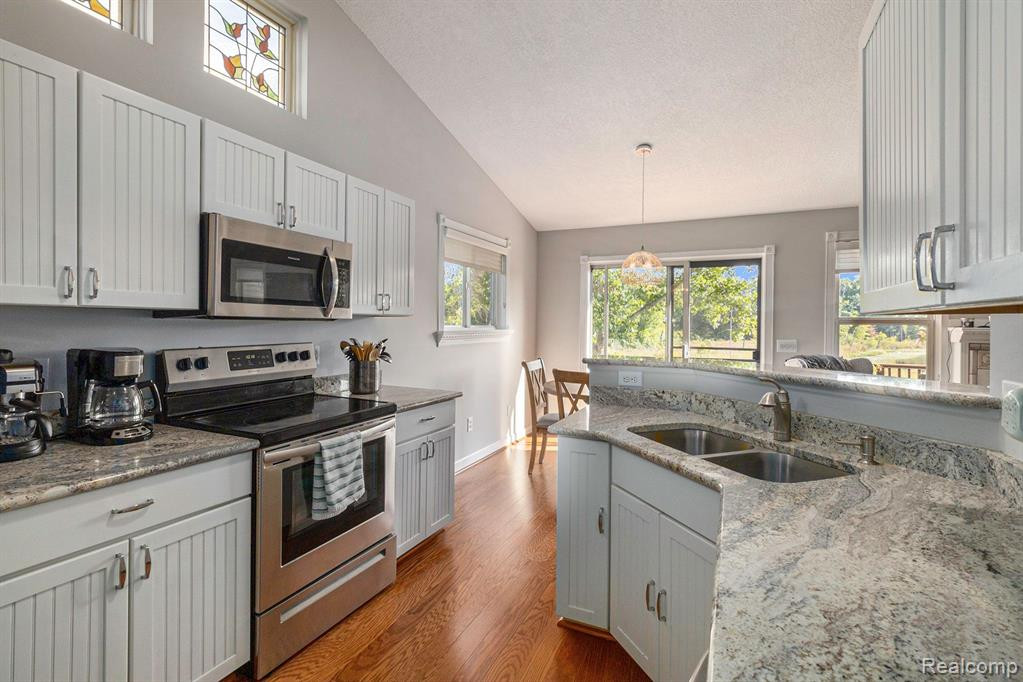 421 Lilly View, Howell, MI 48843 — Photo 11