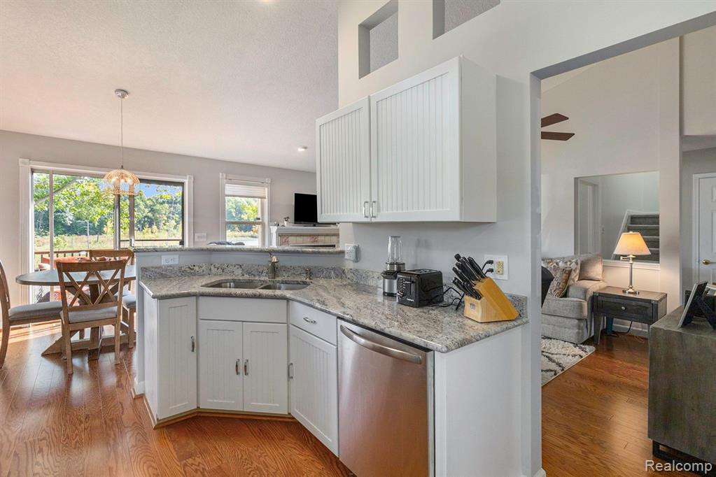 421 Lilly View, Howell, MI 48843 — Photo 12
