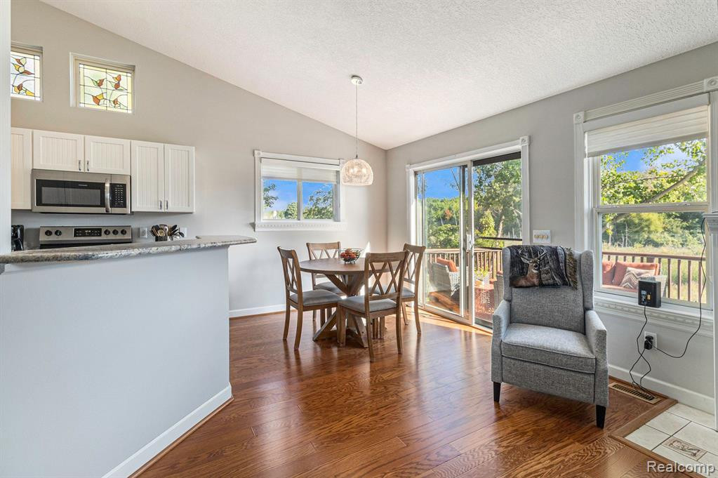 421 Lilly View, Howell, MI 48843 — Photo 14