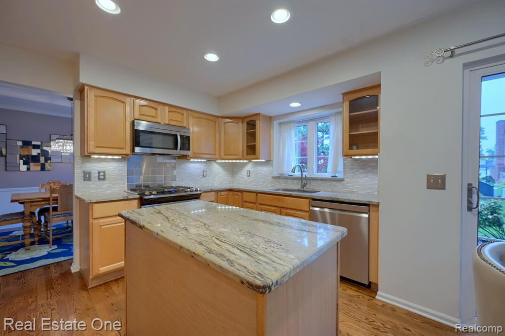 46533 POLO Drive, Canton, MI 48187 — Photo 8
